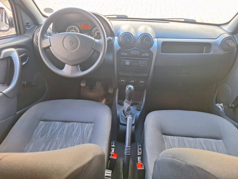 RENAULT - SANDERO - 2013/2014 - Prata - R$ 34.900,00