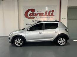 RENAULT - SANDERO - 2015/2015 - Prata - R$ 45.900,00