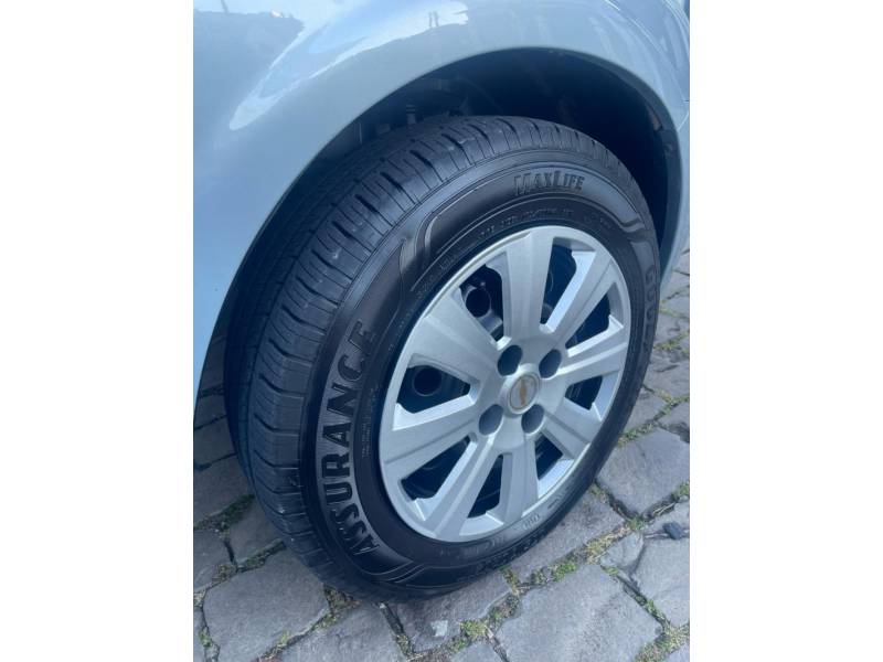 CHEVROLET - PRISMA - 2008/2009 - Prata - R$ 29.900,00