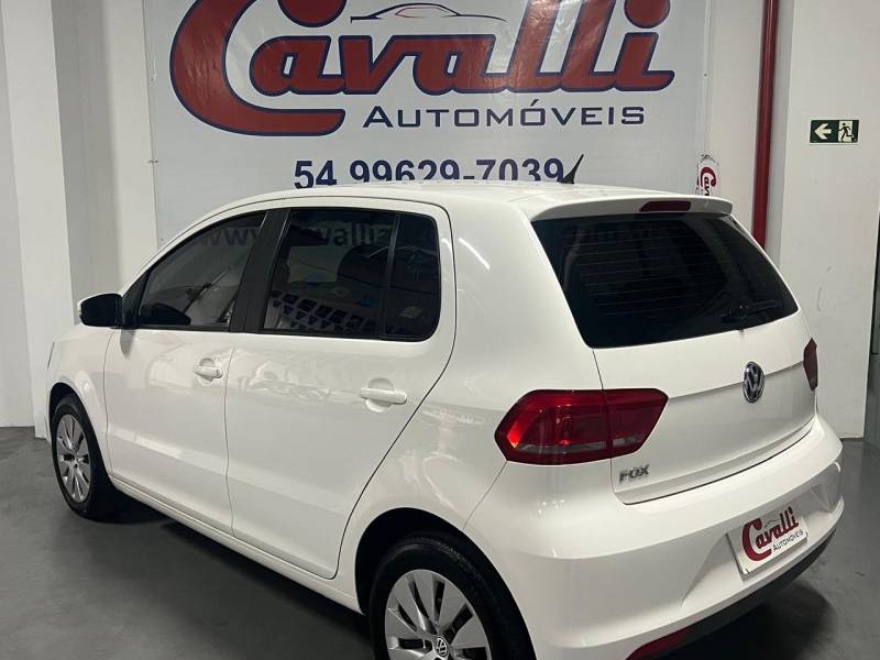 VOLKSWAGEN - FOX - 2014/2015 - Branca - R$ 43.900,00