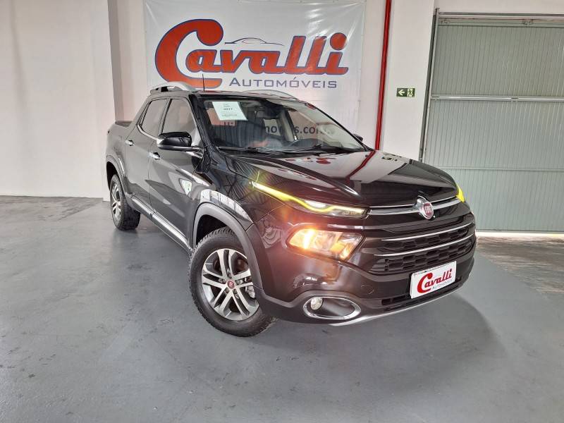 FIAT - TORO - 2016/2017 - Preta - R$ 100.900,00