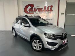 RENAULT - SANDERO - 2015/2015 - Prata - R$ 45.900,00