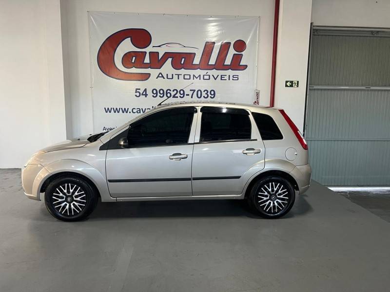FORD - FIESTA - 2007/2008 - Prata - R$ 19.900,00