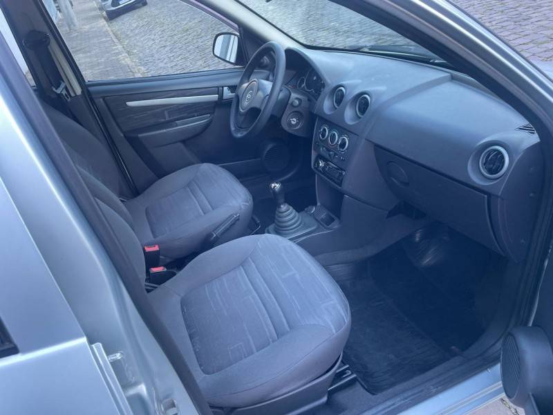 CHEVROLET - PRISMA - 2008/2009 - Prata - R$ 29.900,00