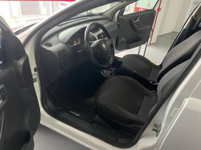 CHEVROLET - CORSA - 2011/2011 - Branca - R$ 32.900,00