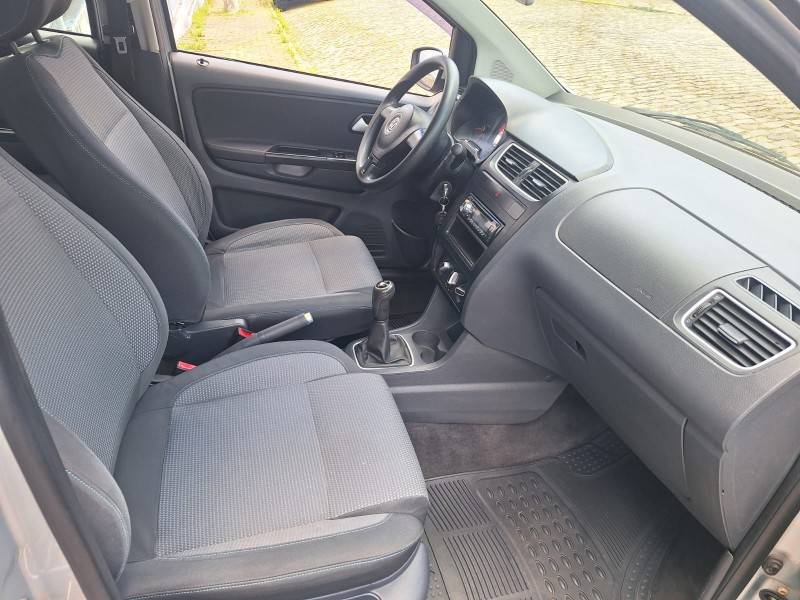 VOLKSWAGEN - SPACEFOX - 2012/2012 - Prata - R$ 40.900,00