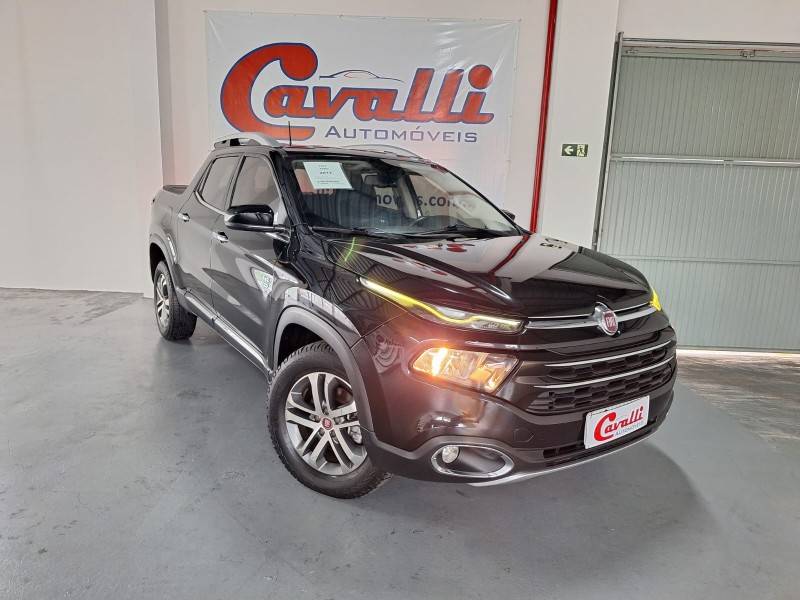 FIAT - TORO - 2016/2017 - Preta - R$ 100.900,00