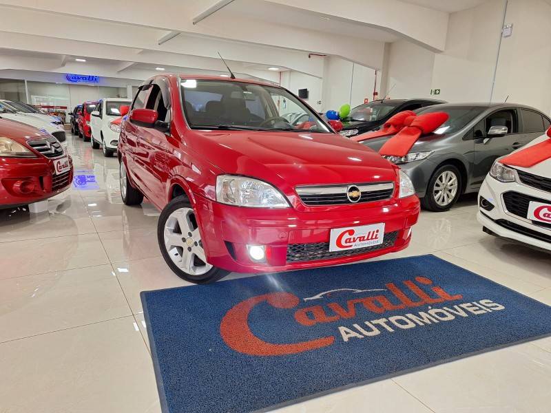 CHEVROLET - CORSA - 2010/2011 - Vermelha - R$ 33.900,00