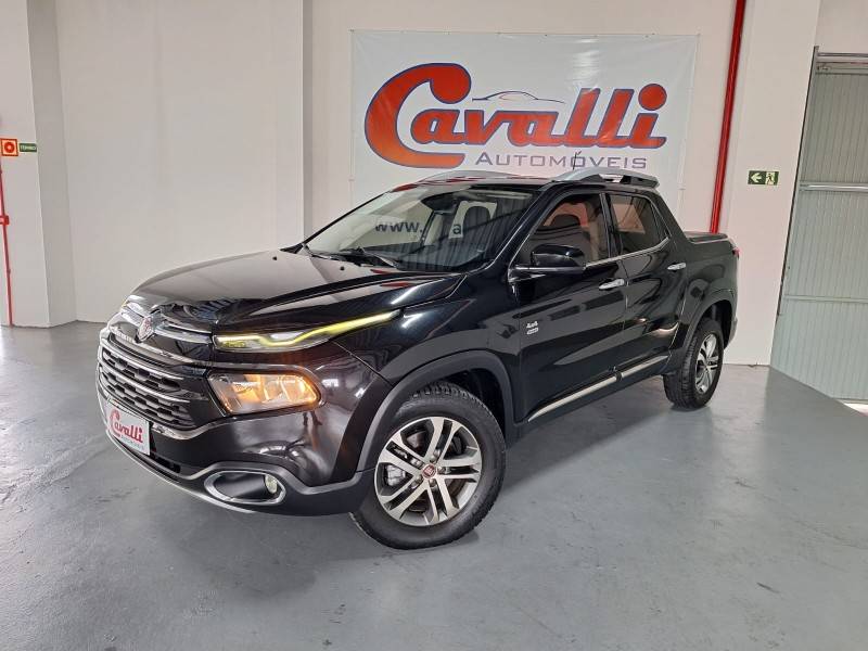 FIAT - TORO - 2016/2017 - Preta - R$ 100.900,00