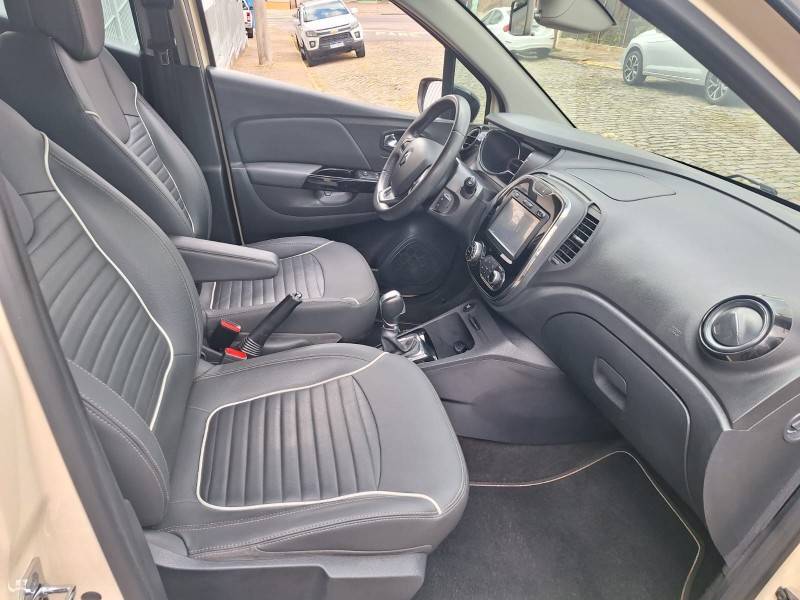 RENAULT - CAPTUR - 2018/2019 - Bege - R$ 74.900,00