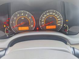 TOYOTA - COROLLA - 2010/2011 - Bege - R$ 66.900,00