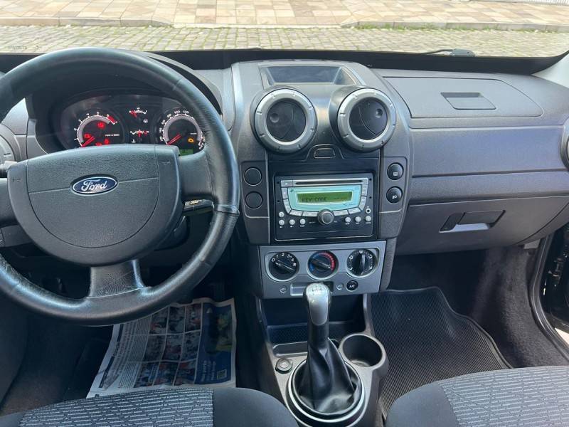 FORD - ECOSPORT - 2011/2012 - Preta - R$ 42.900,00