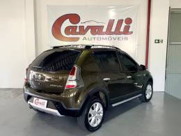 RENAULT - SANDERO - 2012/2013 - Verde - R$ 41.900,00