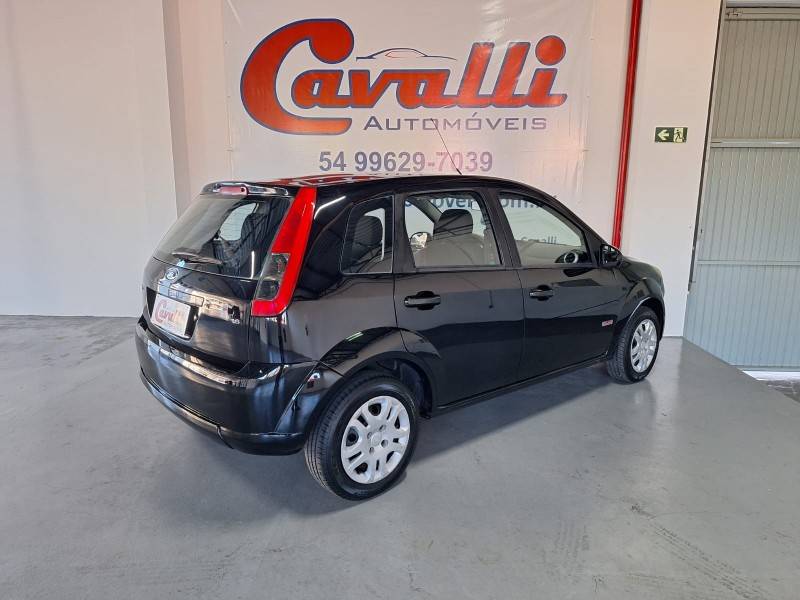 FORD - FIESTA - 2010/2011 - Preta - R$ 32.900,00