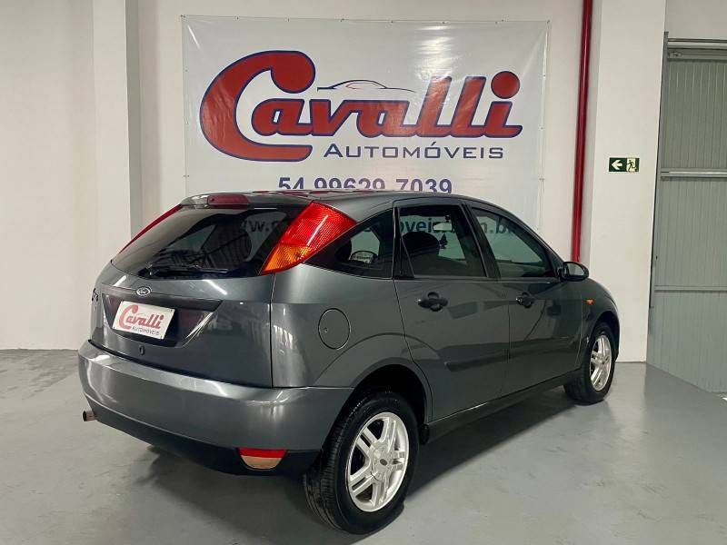 FORD - FOCUS - 2003/2003 - Cinza - R$ 19.900,00