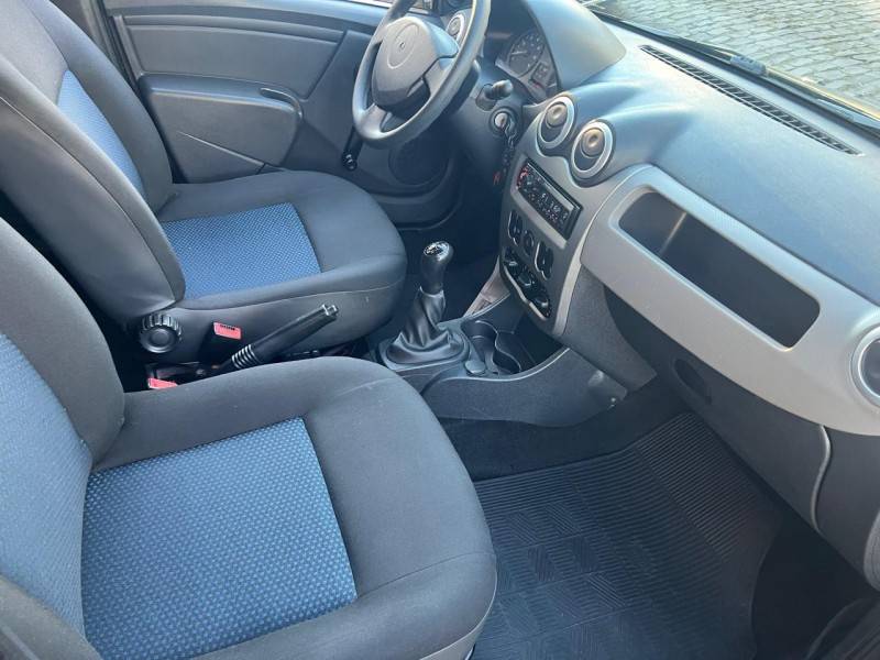 RENAULT - SANDERO - 2011/2011 - Verde - R$ 23.900,00
