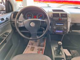 VOLKSWAGEN - POLO SEDAN - 2010/2011 - Prata - R$ 39.900,00