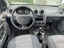 FORD - FIESTA - 2002/2003 - Prata - R$ 17.900,00
