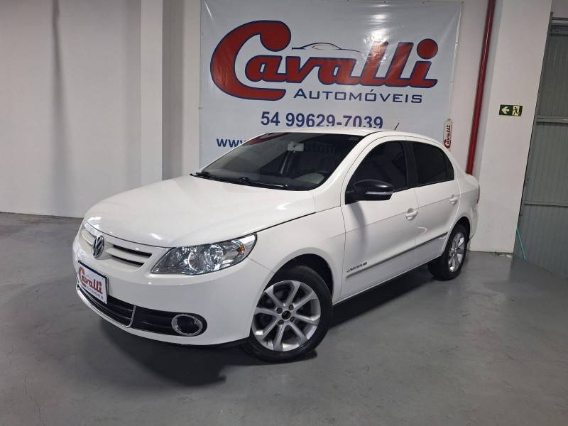 VOLKSWAGEN - VOYAGE - 2010/2011 - Branca - R$ 34.900,00