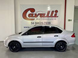 FORD - FIESTA - 2004/2005 - Prata - R$ 24.900,00