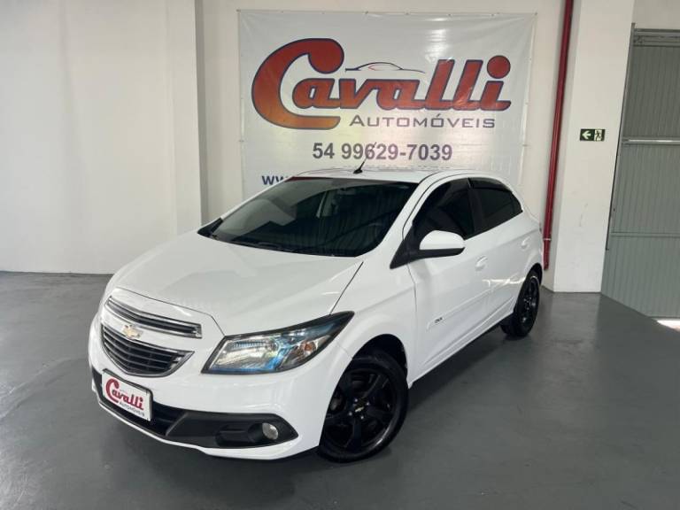 CHEVROLET - ONIX - 2014/2015 - Branca - R$ 48.900,00
