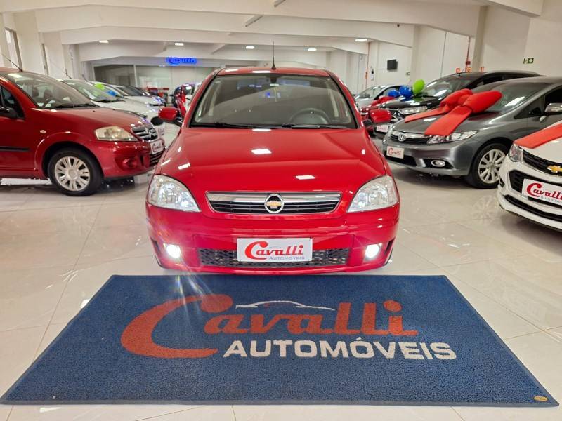 CHEVROLET - CORSA - 2010/2011 - Vermelha - R$ 33.900,00