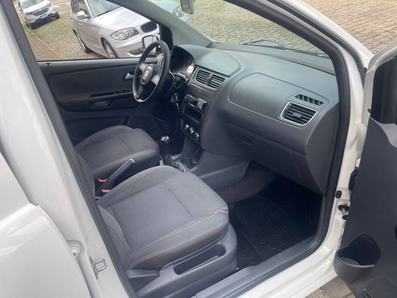 VOLKSWAGEN - FOX - 2011/2011 - Branca - R$ 32.900,00