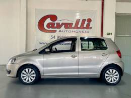 VOLKSWAGEN - FOX - 2010/2011 - Prata - R$ 32.900,00