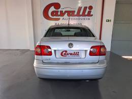 VOLKSWAGEN - POLO SEDAN - 2010/2011 - Prata - R$ 39.900,00