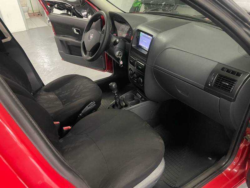 FIAT - SIENA - 2009/2010 - Vermelha - R$ 30.900,00
