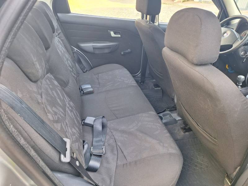 FIAT - SIENA - 2009/2010 - Cinza - R$ 29.900,00