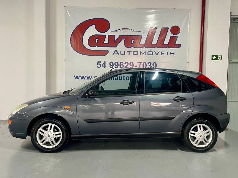 FORD - FOCUS - 2003/2003 - Cinza - R$ 19.900,00