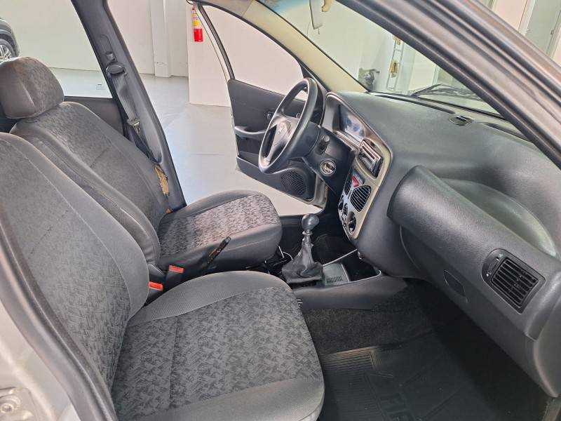 FIAT - PALIO - 2008/2009 - Prata - R$ 26.900,00