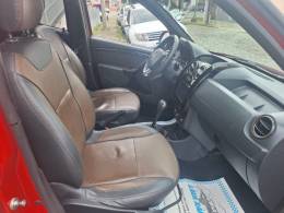 RENAULT - DUSTER - 2015/2016 - Vermelha - R$ 59.900,00