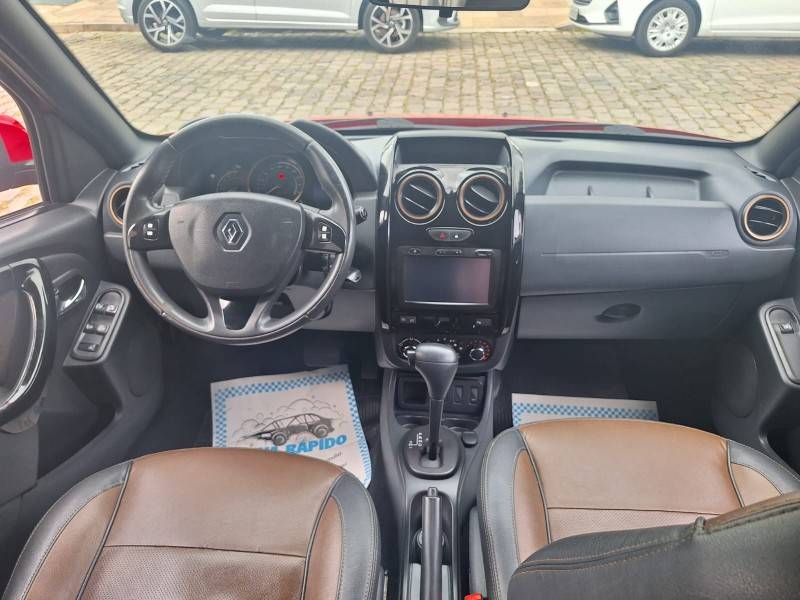 RENAULT - DUSTER - 2015/2016 - Vermelha - R$ 59.900,00