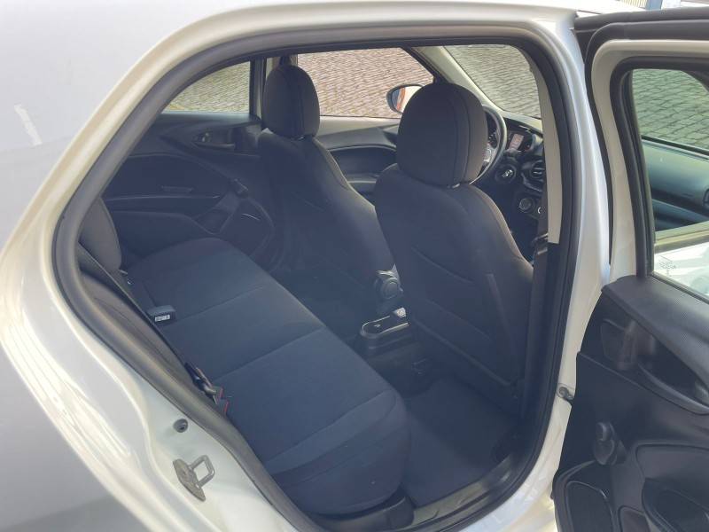 FIAT - ARGO - 2021/2022 - Branca - R$ 61.900,00