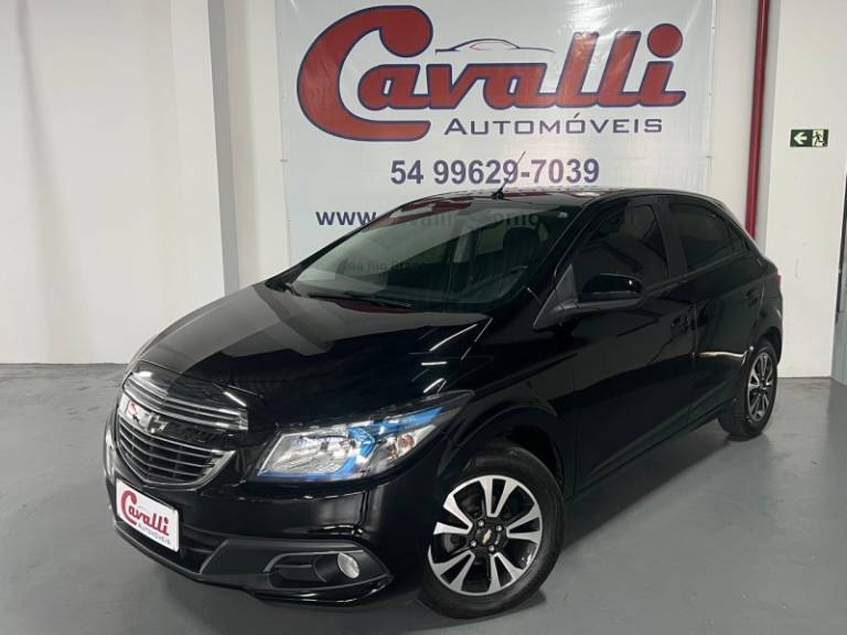 CHEVROLET - ONIX - 2014/2015 - Preta - R$ 51.900,00