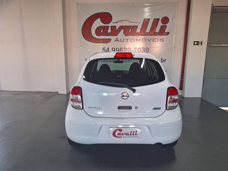 NISSAN - MARCH - 2011/2012 - Branca - R$ 31.900,00