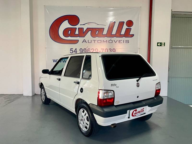 FIAT - UNO - 2009/2010 - Branca - R$ 23.900,00