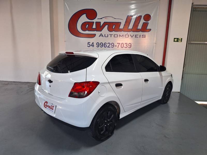 CHEVROLET - ONIX - 2019/2019 - Branca - R$ 52.900,00