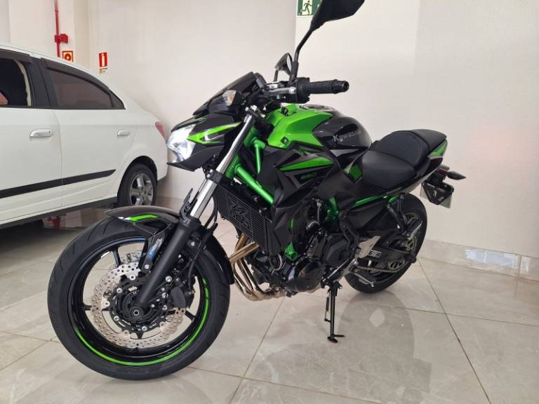 KAWASAKI - Z650 SE - 2021/2022 - Verde - R$ 43.900,00