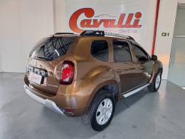 RENAULT - DUSTER - 2016/2017 - Marrom - R$ 67.900,00