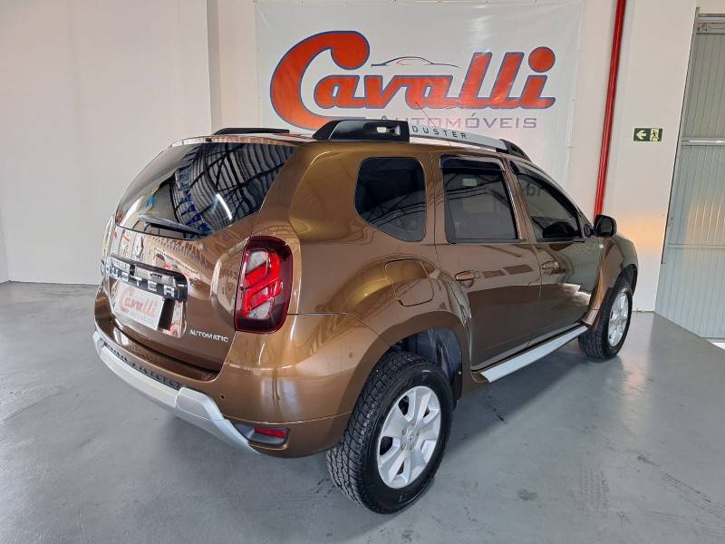 RENAULT - DUSTER - 2016/2017 - Marrom - R$ 67.900,00