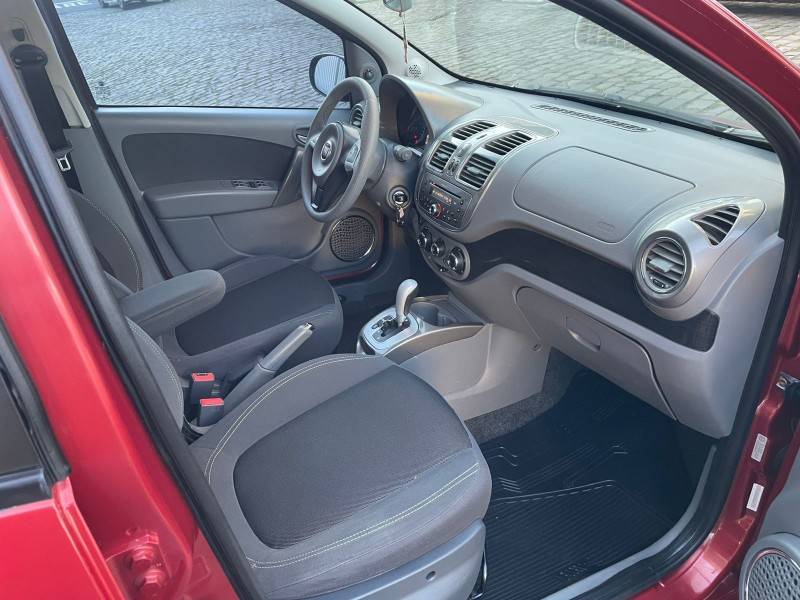 FIAT - GRAND SIENA - 2014/2015 - Vermelha - R$ 41.900,00