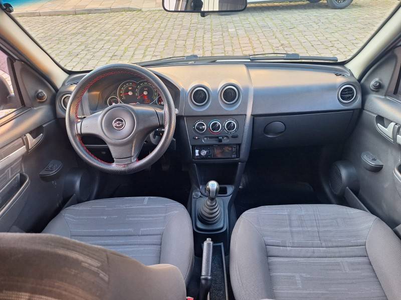 CHEVROLET - PRISMA - 2009/2010 - Prata - R$ 28.900,00