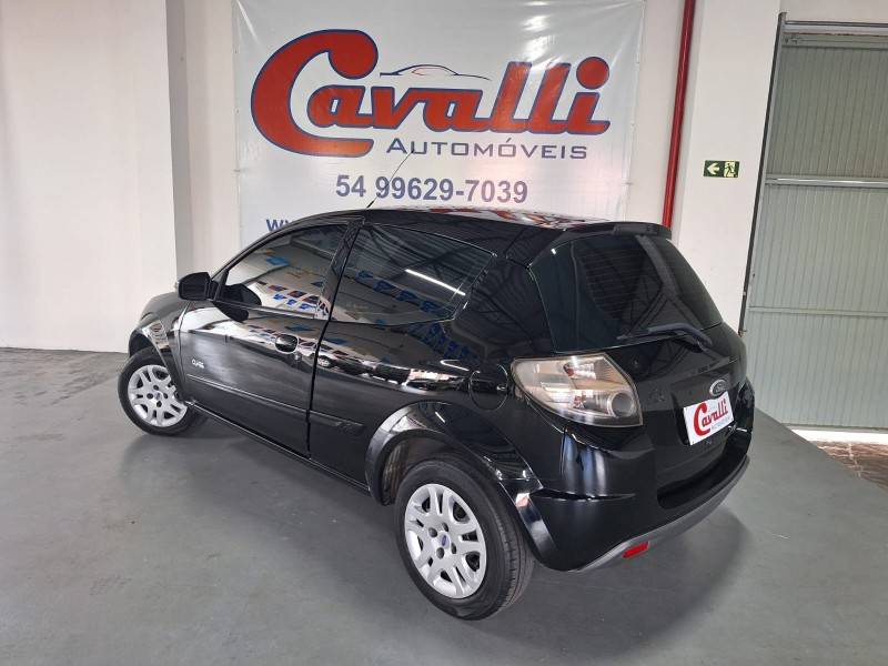FORD - KA - 2011/2012 - Preta - R$ 24.900,00
