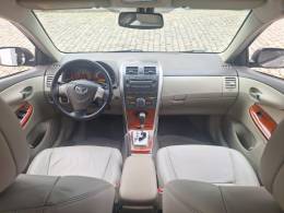 TOYOTA - COROLLA - 2010/2011 - Bege - R$ 66.900,00