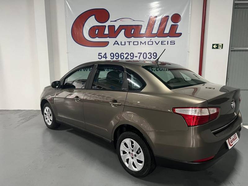 FIAT - GRAND SIENA - 2014/2015 - Cinza - R$ 40.900,00